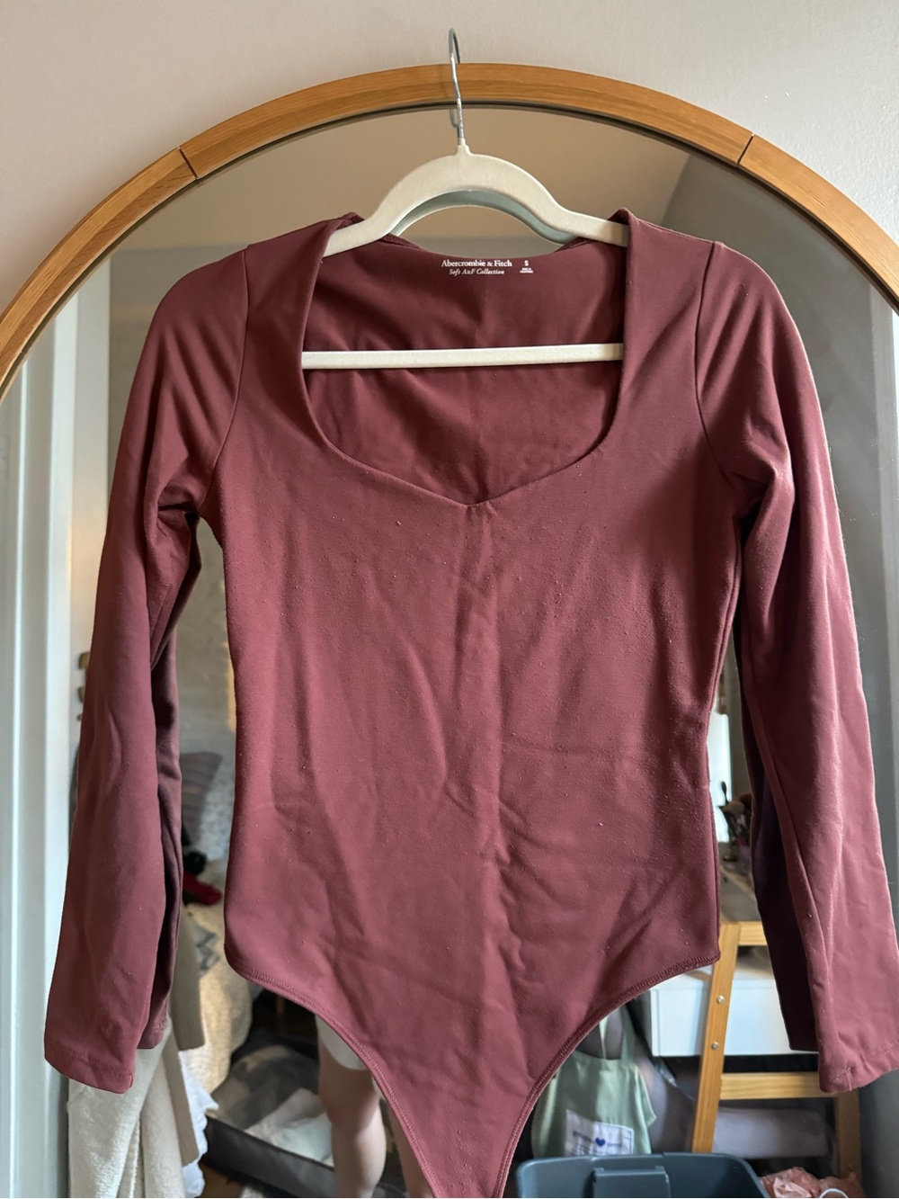 Abercrombie & Fitch Long-Sleeve Scoop Neck Bodysuit - Wine